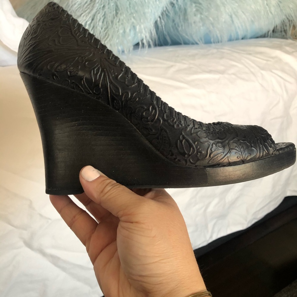 COPY - Beautiful Gianni Bini Wedges